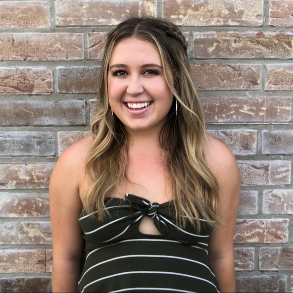 Meet your Posher, Caroline - Picture 1 of 1